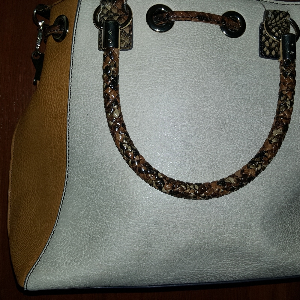 Bag - Picture 2 of 5